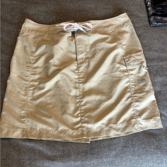 North Face‎ women’s quick dry skirt , Cream colored, size 8 - Picture 1 of 8